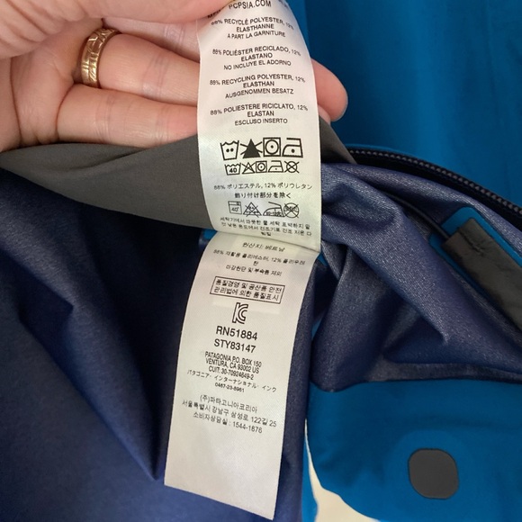 Patagonia blue waterproof, lightweight performance jacket with hood - Picture 7 of 7